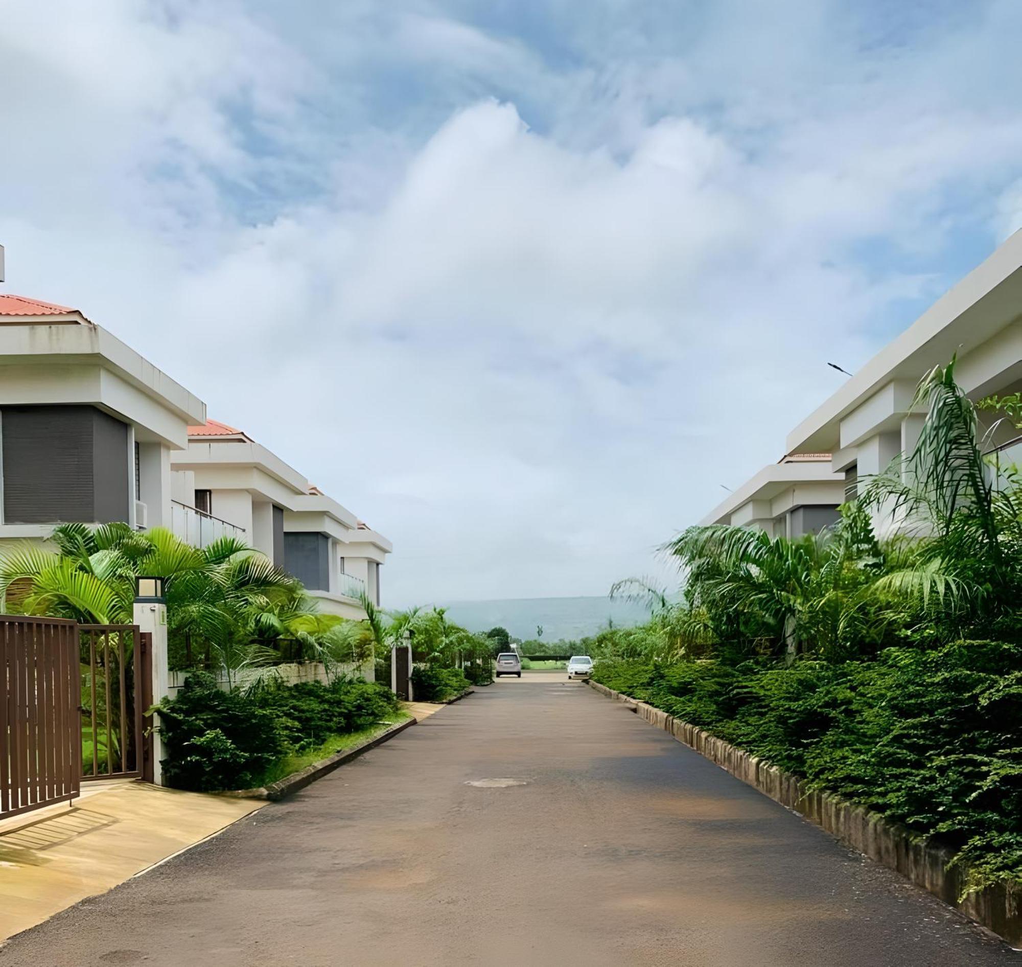 Mizzle Exotica Lonavala Apartment Exterior photo