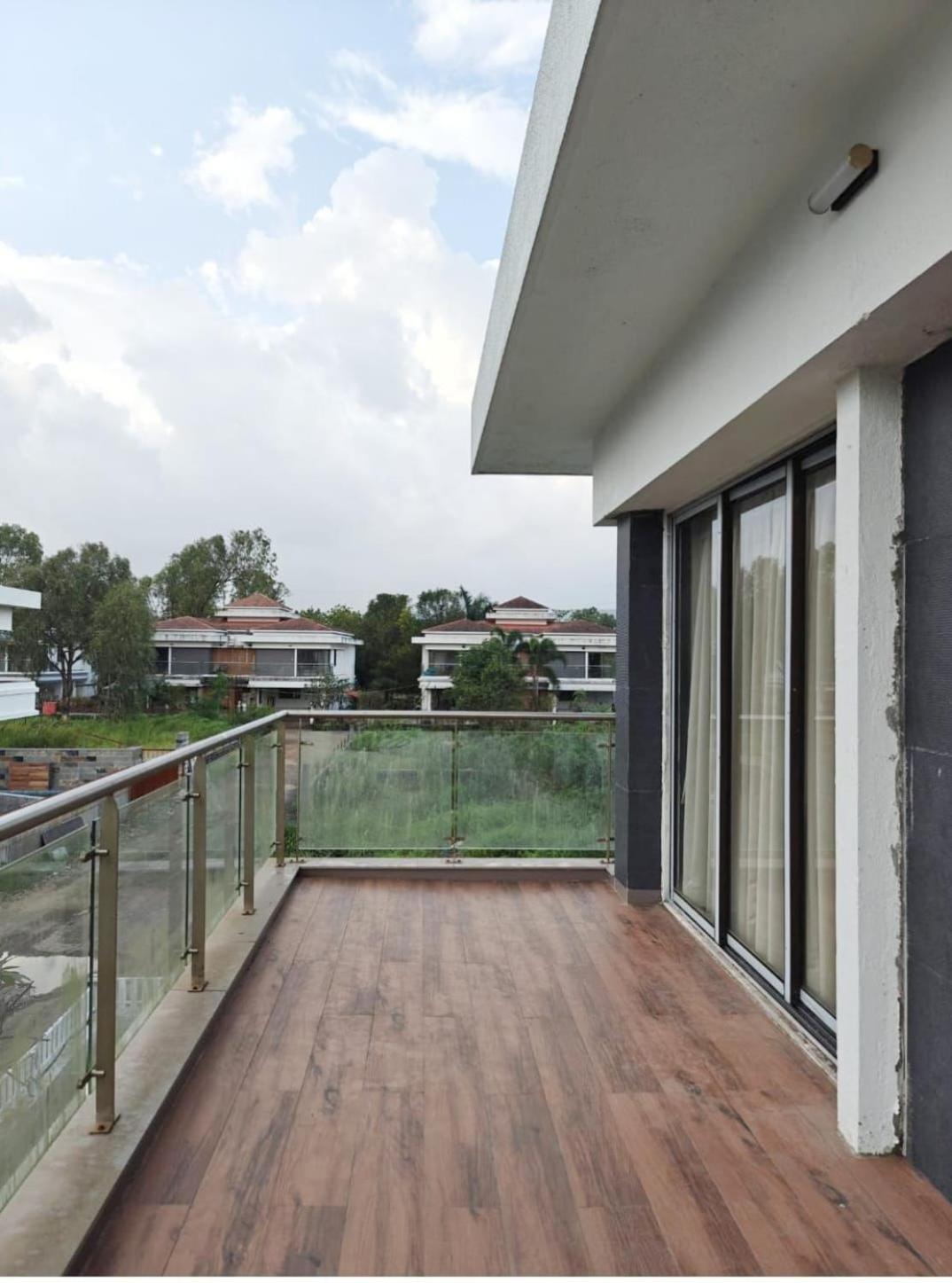 Mizzle Exotica Lonavala Apartment Exterior photo