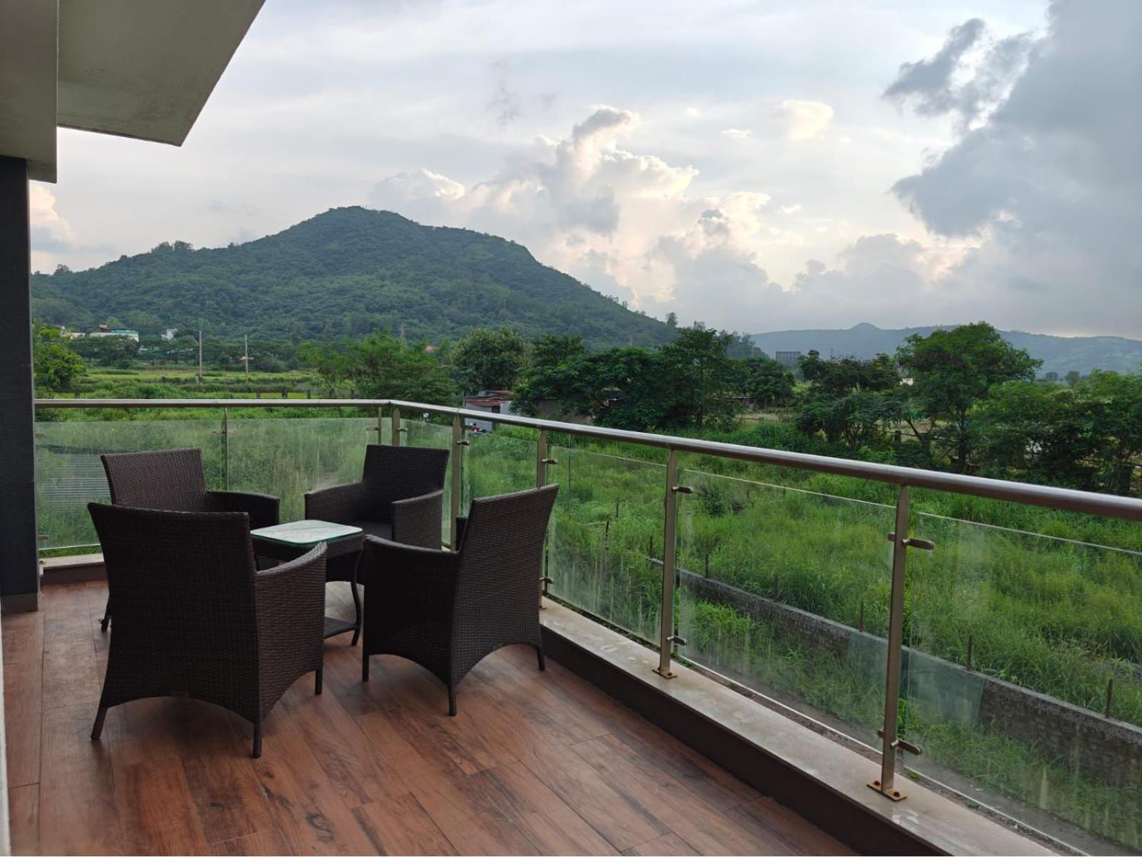 Mizzle Exotica Lonavala Apartment Exterior photo